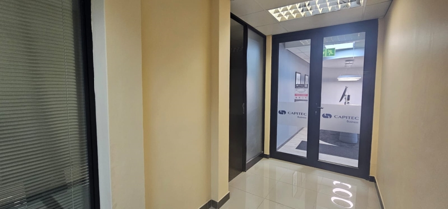 To Let commercial Property for Rent in Vincent Eastern Cape
